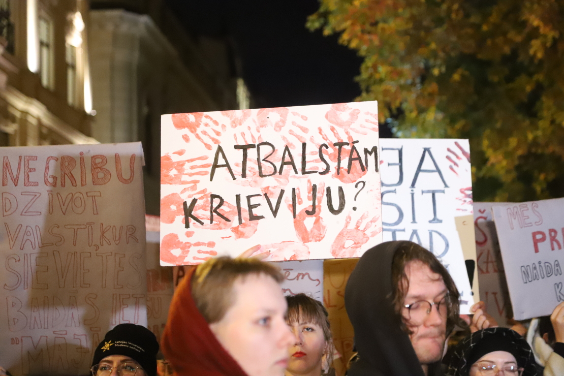 Protests pret izstāšanos no Stambulas konvencijas.