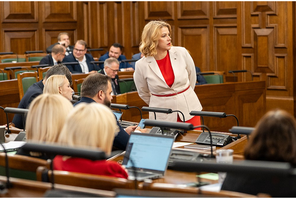 Premjere Evika Siliņa vakar sekoja līdzi 2026. gada valsts budžeta projekta izskatīšanai Saeimā. Politiķi. 
