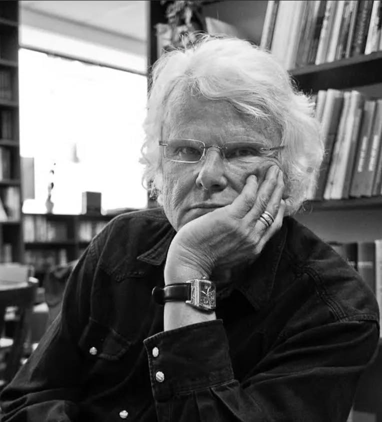 Ulvis Alberts.