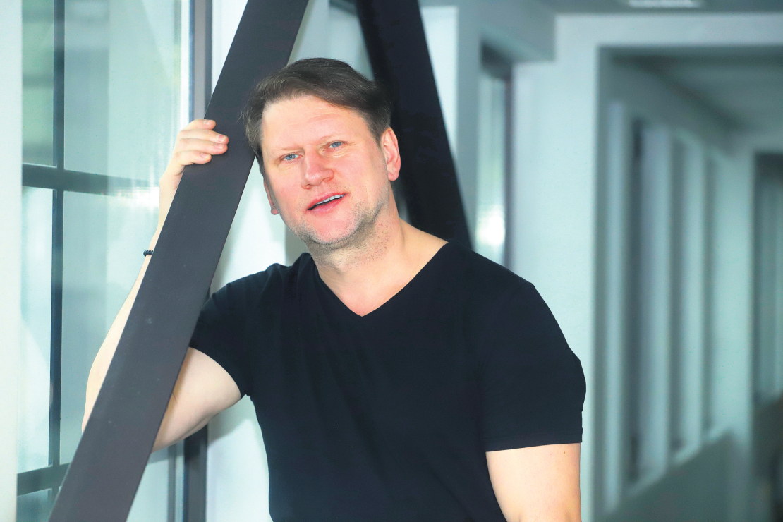 Baritons Jānis Apeinis.