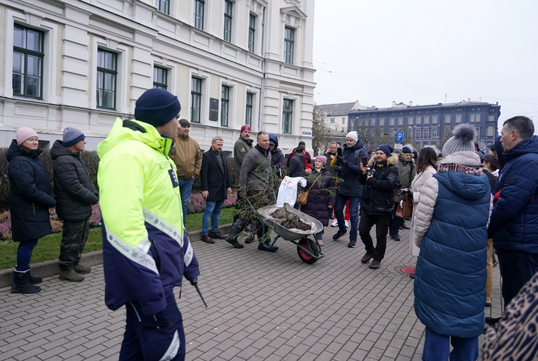 Protests pret autoceļu lietošanas nodevu komercauto līdz 3,5.