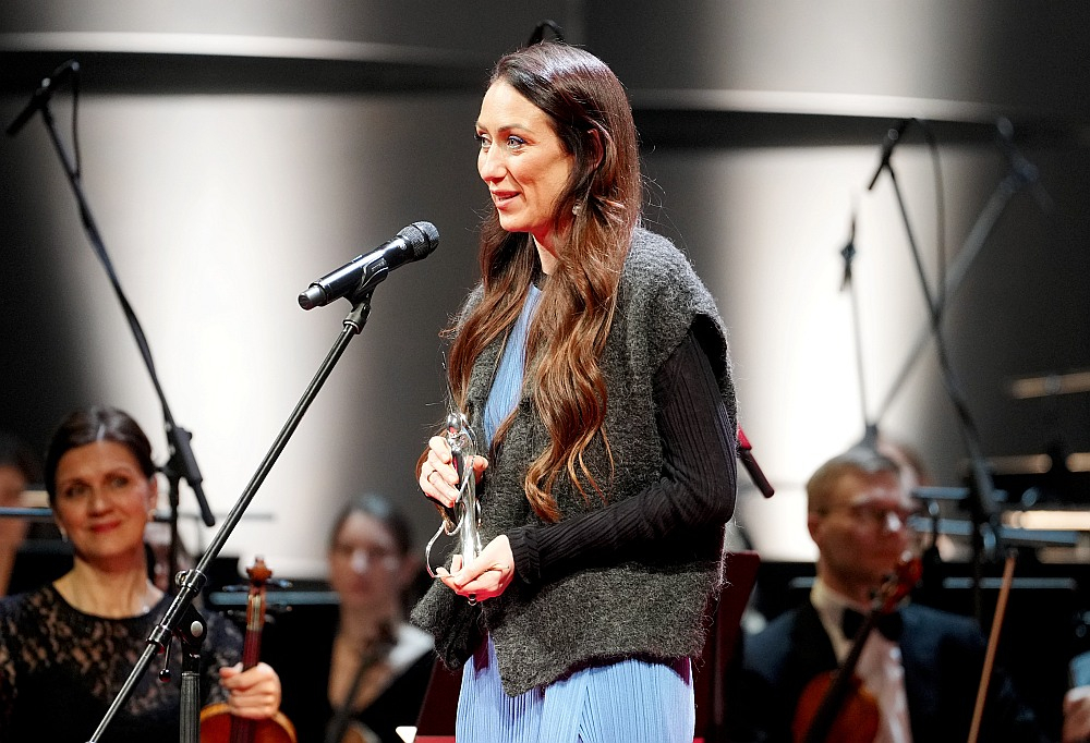 Komponiste Anna Fišere saņēma "Lielo mūzikas balvu 2022" par operu "Vēsā".