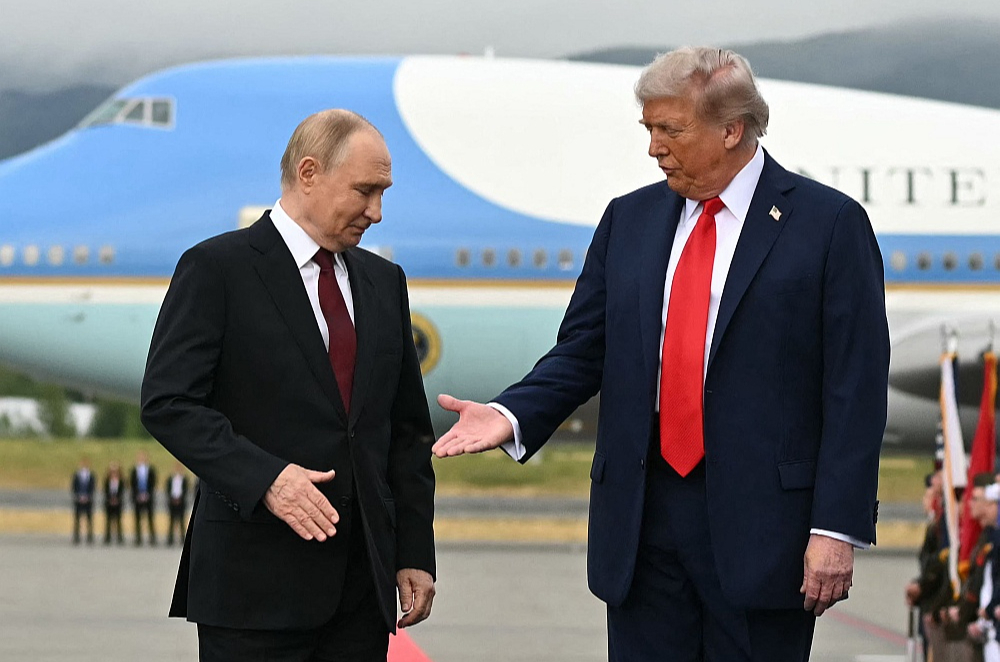 Tramps ar Putinu gada laikā vairākkārt runājuši telefoniski un 15. augustā tikās aci pret aci Ankoridžā, Aļaskā.
