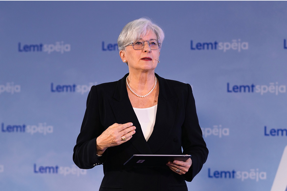 Sandra Kalniete: "Vienīgais veids, kā panākt, lai Kremlis mainītu savu nostāju, ir vēl lielāka spiediena izdarīšana uz Krieviju – gan militāra, gan ekonomiska –, lai Krievijas iekšienē augtu neapmierinātība."