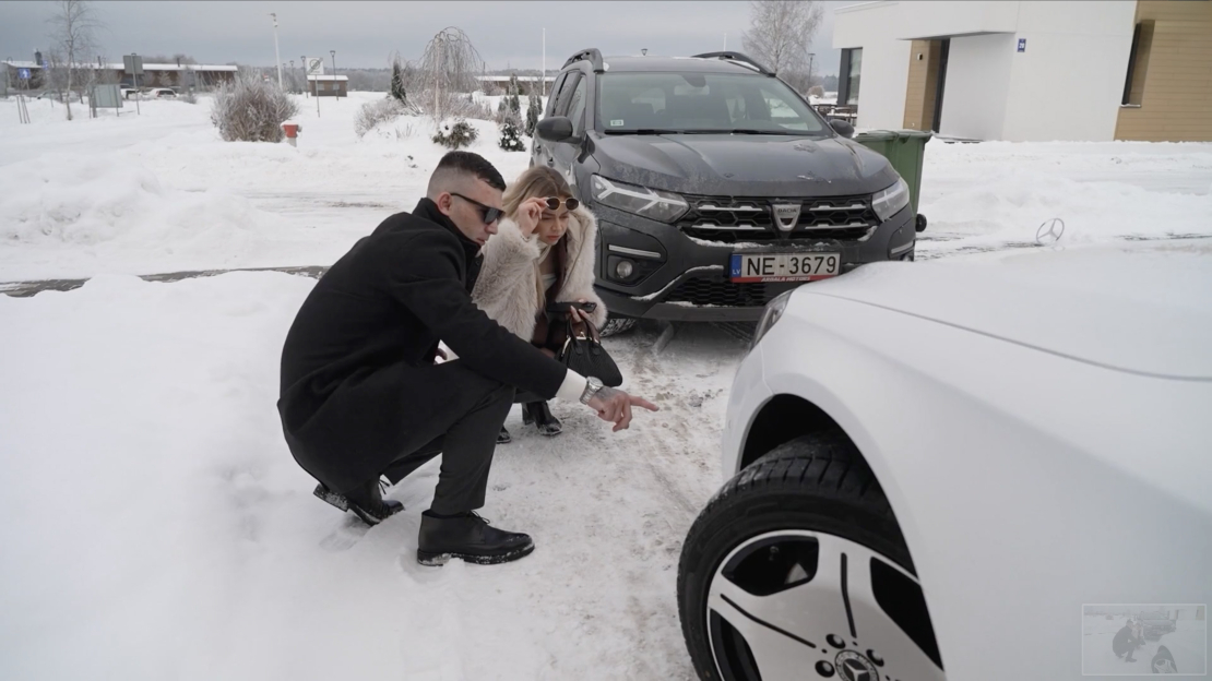 Cietis Nika Endziņa lepnais Mercedes.