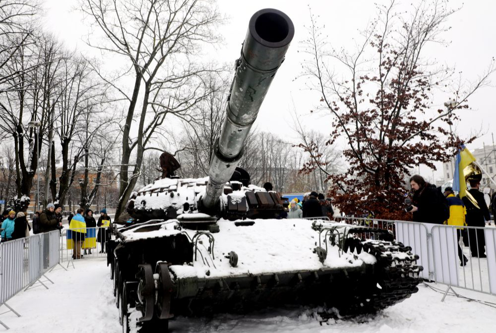 Ukrainas bruņoto spēku iznīcināts Krievijas okupantu tanks.