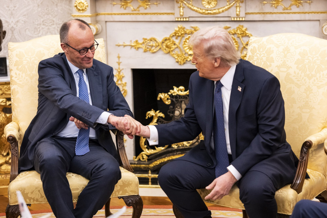 F. Mercs un Donalds Tramps.
