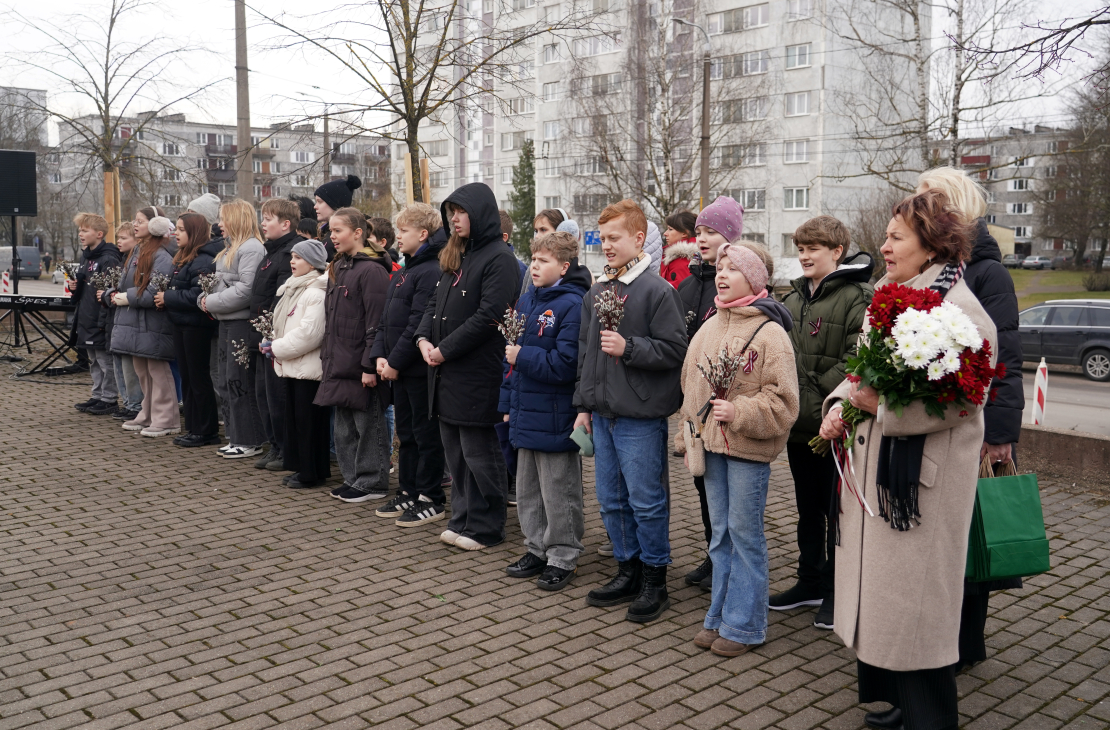 Komunistiskā genocīda upuru piemiņas dienai veltīts pasākums pie dzelzceļa stacijas "Šķirotava".