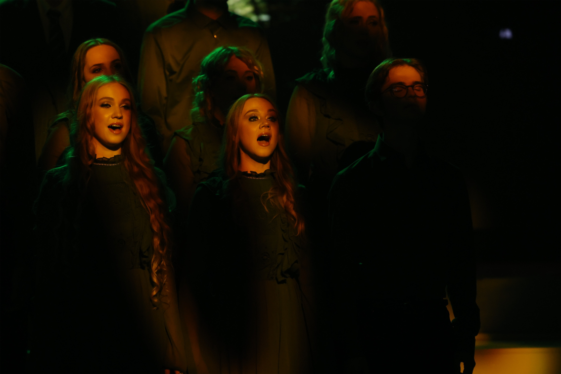 Muzikālā šova "Koru kari" ceturtā tiešraide.