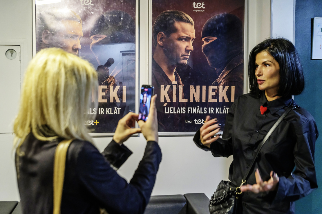 Daudzsēriju filmas "Ķīlnieki" noslēdzošās sērijas pirmizrāde.