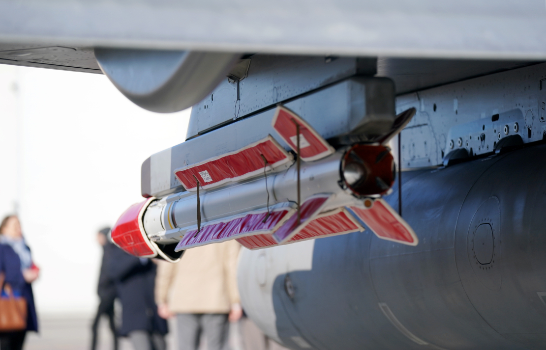 Francijas iznīcinātāji "Rafale" ierodas militārajā bāzē "Lielvārde".