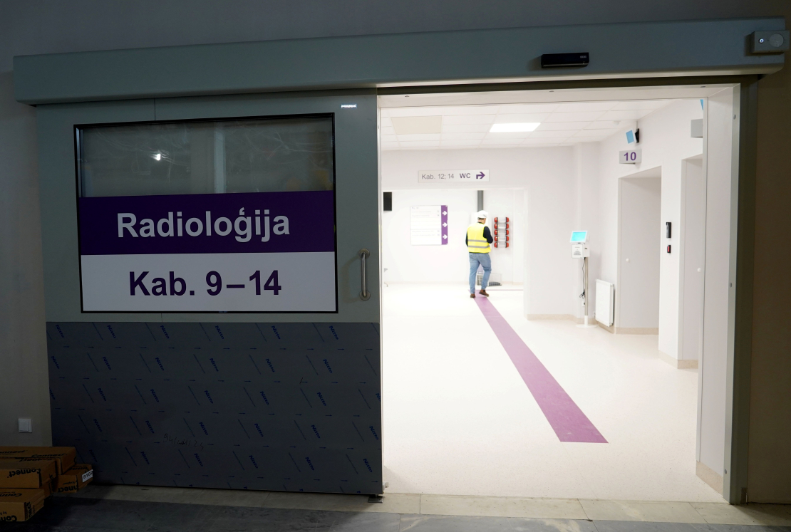 Rīgas Austrumu klīniskās universitātes slimnīcas viena no nodaļām. Attēlam ir ilustratīva nozīme, medijiem nav informācijas, kurās telpās notika nelaime.