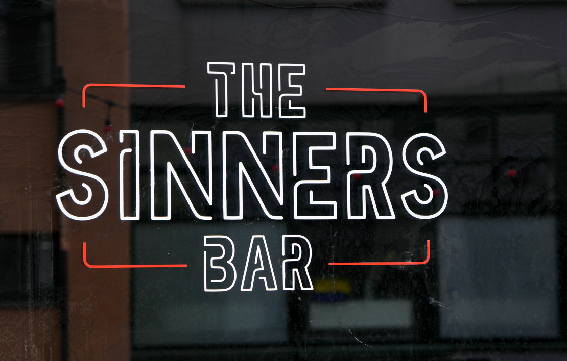 "The Sinners" bārs.