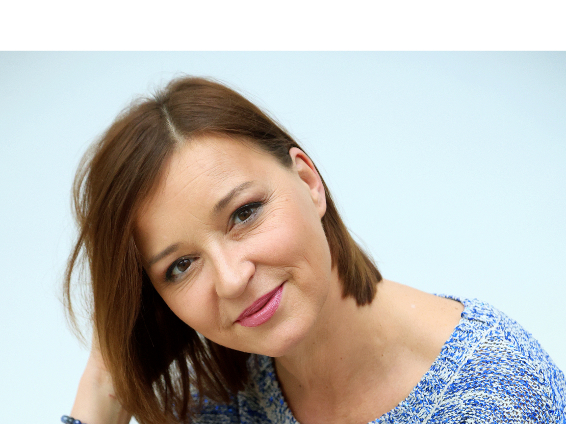 Dziedātāja Marija Naumova.