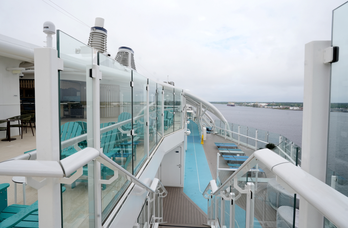 Vācijas kruīzu kompānijas "TUI Cruises" kuģa "Mein Schiff Relax" telpas.