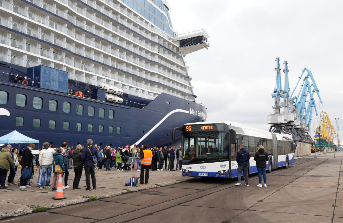 Vācijas kruīzu kompānijas "TUI Cruises" kuģis "Mein Schiff Relax", kurš pirmo reizi ieradies Rīgas ostā.
