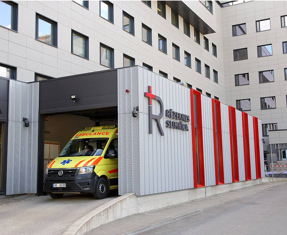 Viena no Latvijas pierobežas medicīnas iestādēm ir arī Rēzeknes slimnīca, kura regulāri rīkojot mācības, kā strādāt krīzes situācijā.