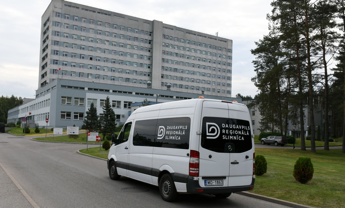 Daugavpils reģionālās slimnīcas ēka.