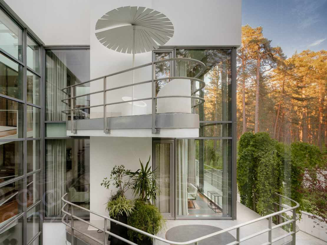Pasaulslavenā vācu arhitekta Meinharda fon Gerkāna projektētā "Villa Guna" Jūrmalā.