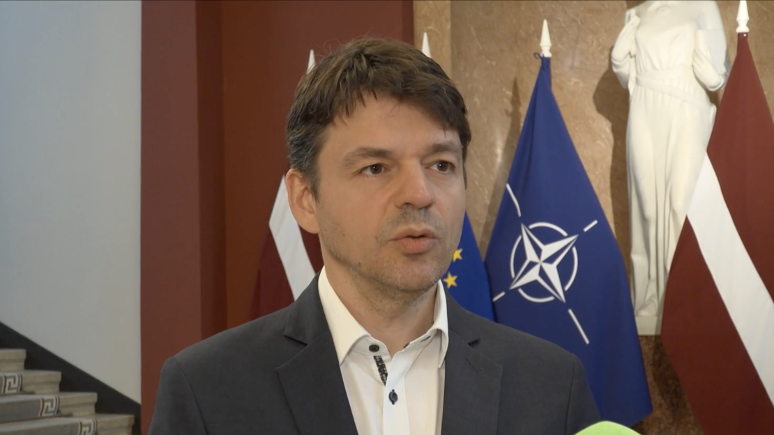 Edvīns Šnore, Iekšlietu ministrijas parlamentārais sekretārs.