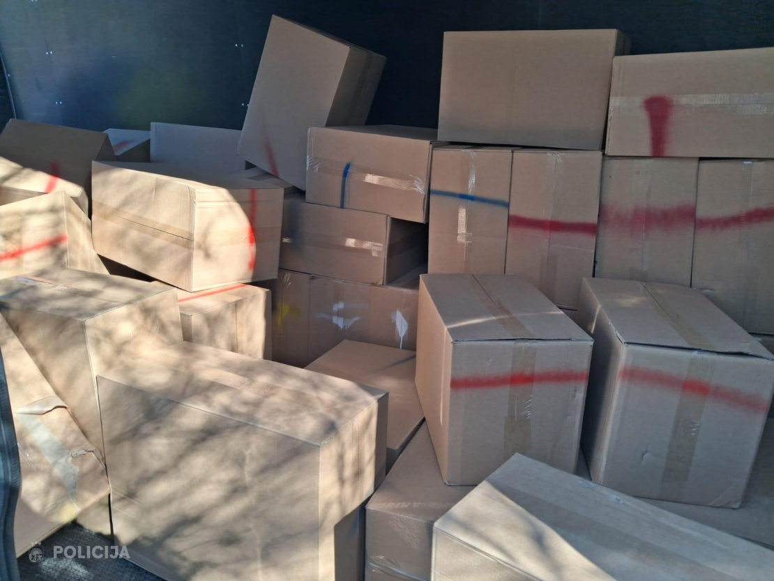Valsts policijas Mārupes novadā atsavinātās nelegālās cigaretes.