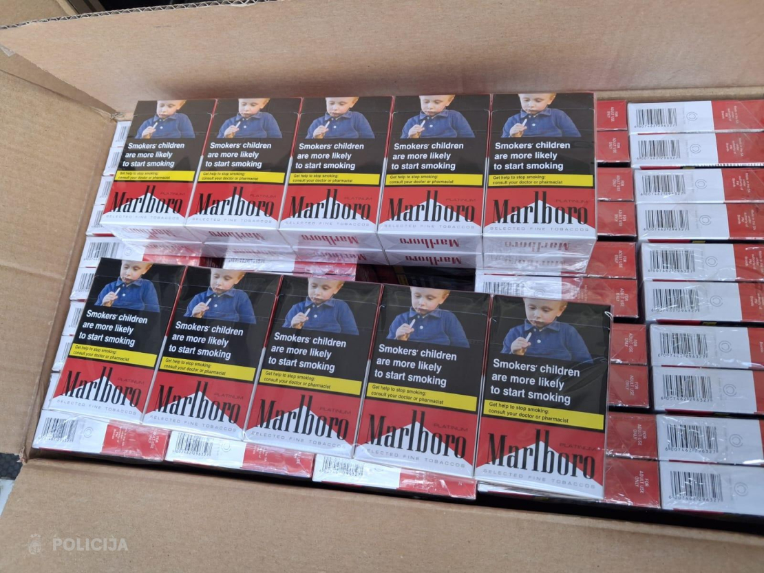 Valsts policijas Mārupes novadā atsavinātās nelegālās cigaretes.
