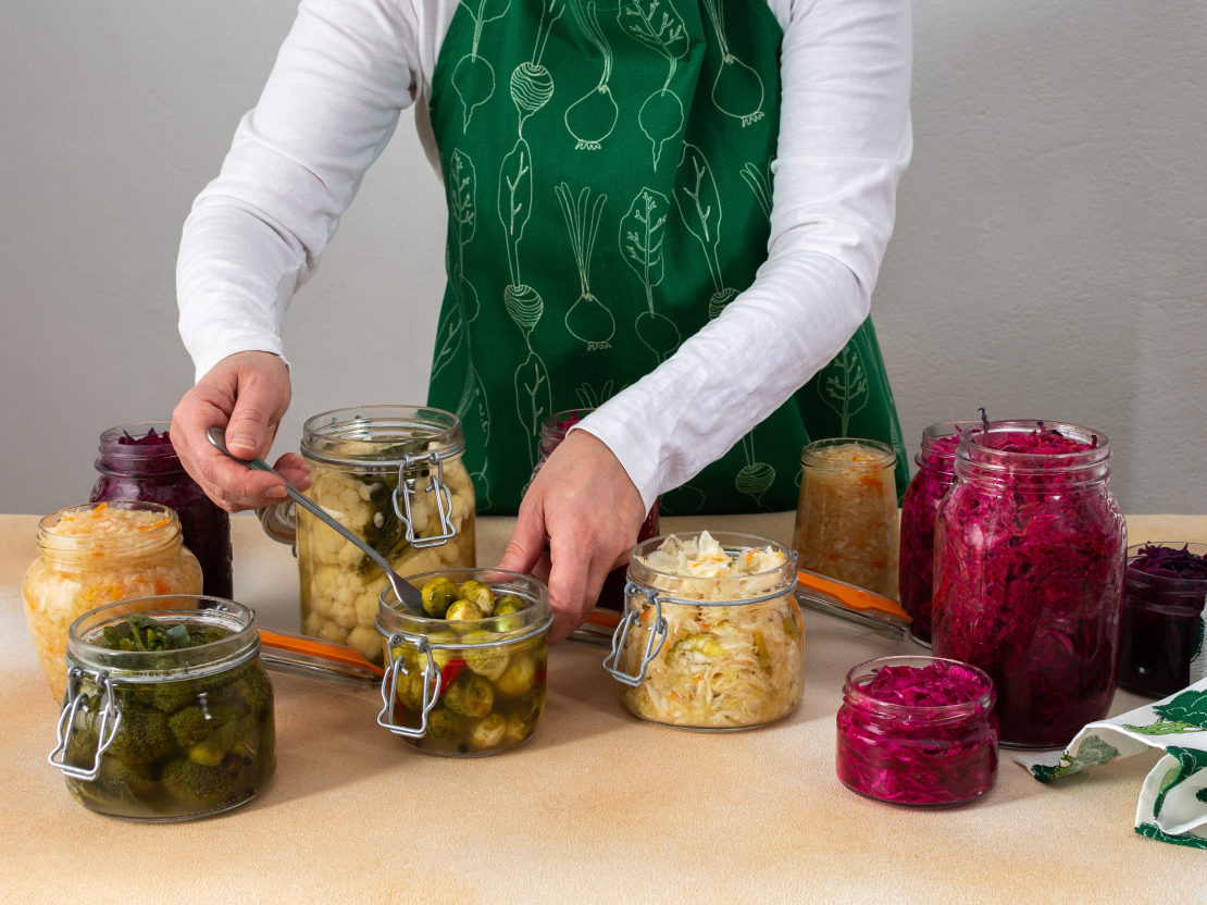 Fermentētiem produktiem tiek piedēvēta spēja iedarboties uz zarnu mikrobiomu, tomēr to lietošanā jāievēro mērenība.