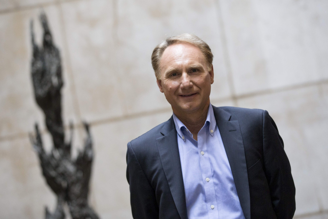 Dens Brauns (Dan Brown).