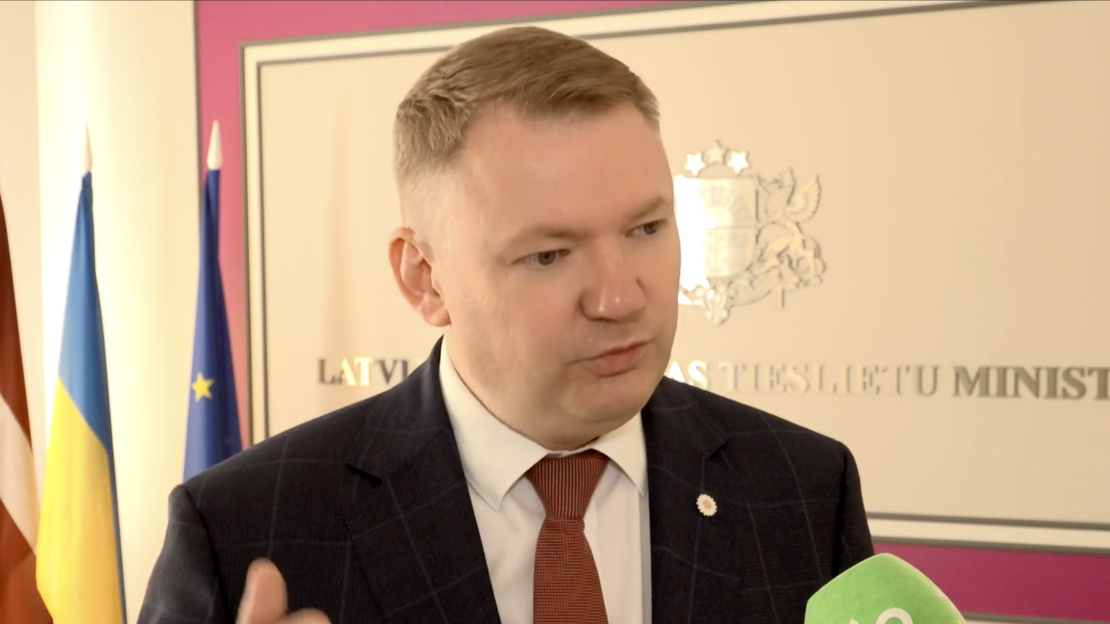 Tieslietu ministrs Edvards Smiltēns.
