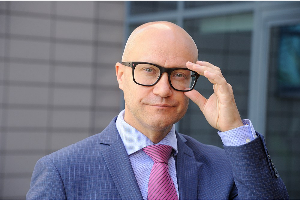 Valsts kontrolieris Edgars Korčagins: "Valsts kontroles ierocis ir vārds, un nekādu citu mums nav. Mūsu pienākumos ietilpst arī plaši stāstīt par savu revīziju rezultātiem un informēt sabiedrību par tiem. Tādēļ – jā, mēs esam ieinteresēti revīziju rezultātu plašā un iespējami skaļā atspoguļojumā."