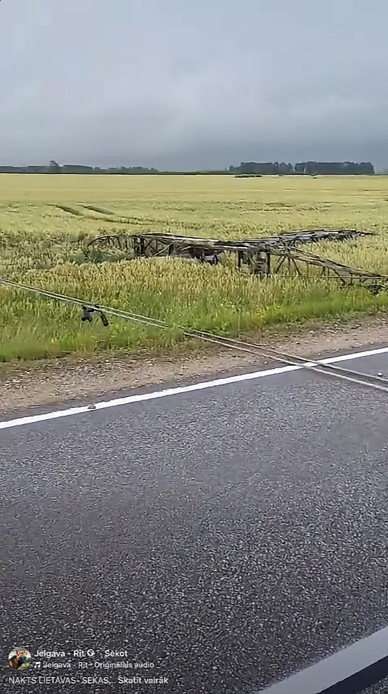 Kā taisnojas uzņēmumā "Augstsprieguma tīkls", augstsprieguma vadi uz ceļa braucamās daļas esot bijis iepriekš nepieredzēts negadījums, kas noticis, stiprā vēja dēļ apgāžoties vairākiem līnijas balstiem to nomaiņas laikā. Elektrība šajā posmā jau darbu veikšanas laikā bijusi atslēgta. Gan uzņēmumā, gan Klimata un enerģētikas ministrijā sola, ka šādas likstas turpmāk neatkārtošoties.