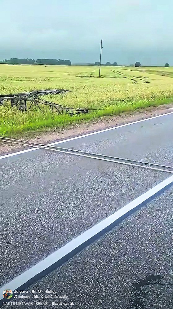 Kā taisnojas uzņēmumā "Augstsprieguma tīkls", augstsprieguma vadi uz ceļa braucamās daļas esot bijis iepriekš nepieredzēts negadījums, kas noticis, stiprā vēja dēļ apgāžoties vairākiem līnijas balstiem to nomaiņas laikā. Elektrība šajā posmā jau darbu veikšanas laikā bijusi atslēgta. Gan uzņēmumā, gan Klimata un enerģētikas ministrijā sola, ka šādas likstas turpmāk neatkārtošoties.