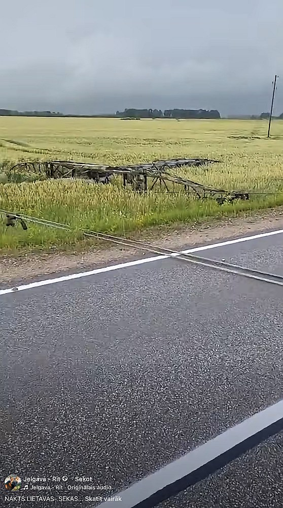 Kā taisnojas uzņēmumā "Augstsprieguma tīkls", augstsprieguma vadi uz ceļa braucamās daļas esot bijis iepriekš nepieredzēts negadījums, kas noticis, stiprā vēja dēļ apgāžoties vairākiem līnijas balstiem to nomaiņas laikā. Elektrība šajā posmā jau darbu veikšanas laikā bijusi atslēgta. Gan uzņēmumā, gan Klimata un enerģētikas ministrijā sola, ka šādas likstas turpmāk neatkārtošoties.