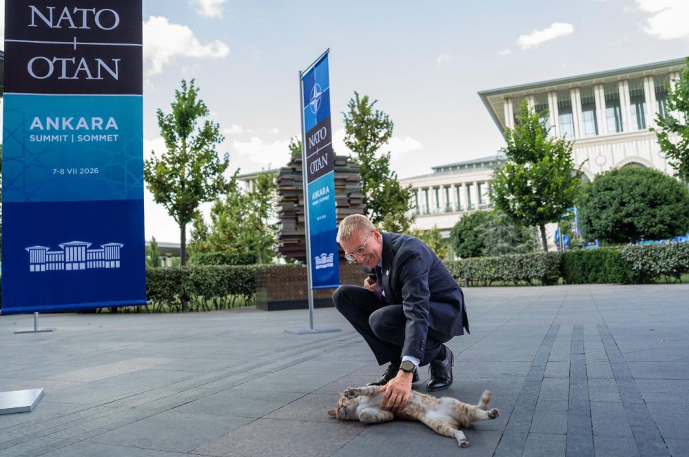 Valsts prezidents Edgars Rinkēvičs: : "Piedodiet, nenoturējos."