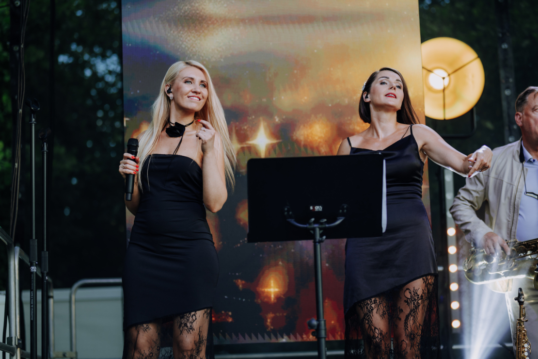 5. Gunta Skrastiņa Dziesmu un ziņģu festivāla Ventspils Reņķa dārzā.