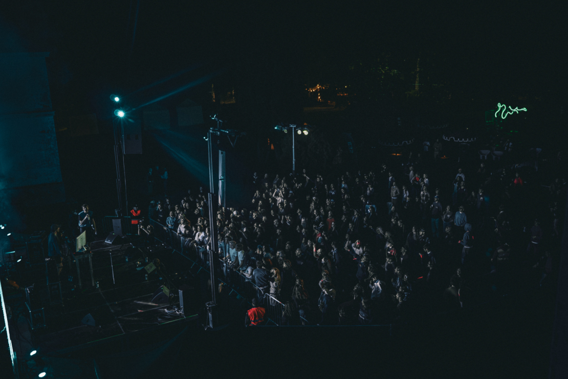 Bilžu paraksts: Festivāls "FĀZE '26" Zentenes muižā Tukuma novadā.