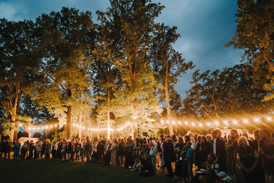 Valmiermuižas etnomūzikas festivāla norise.