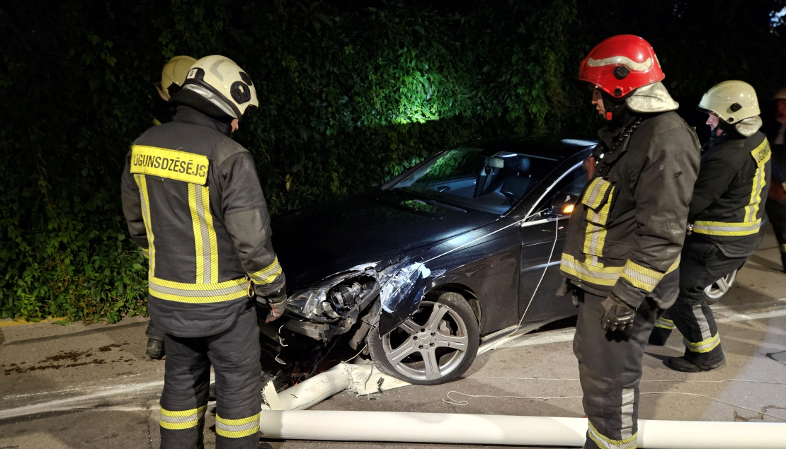 Avārijā iesaistītais Mercedes.