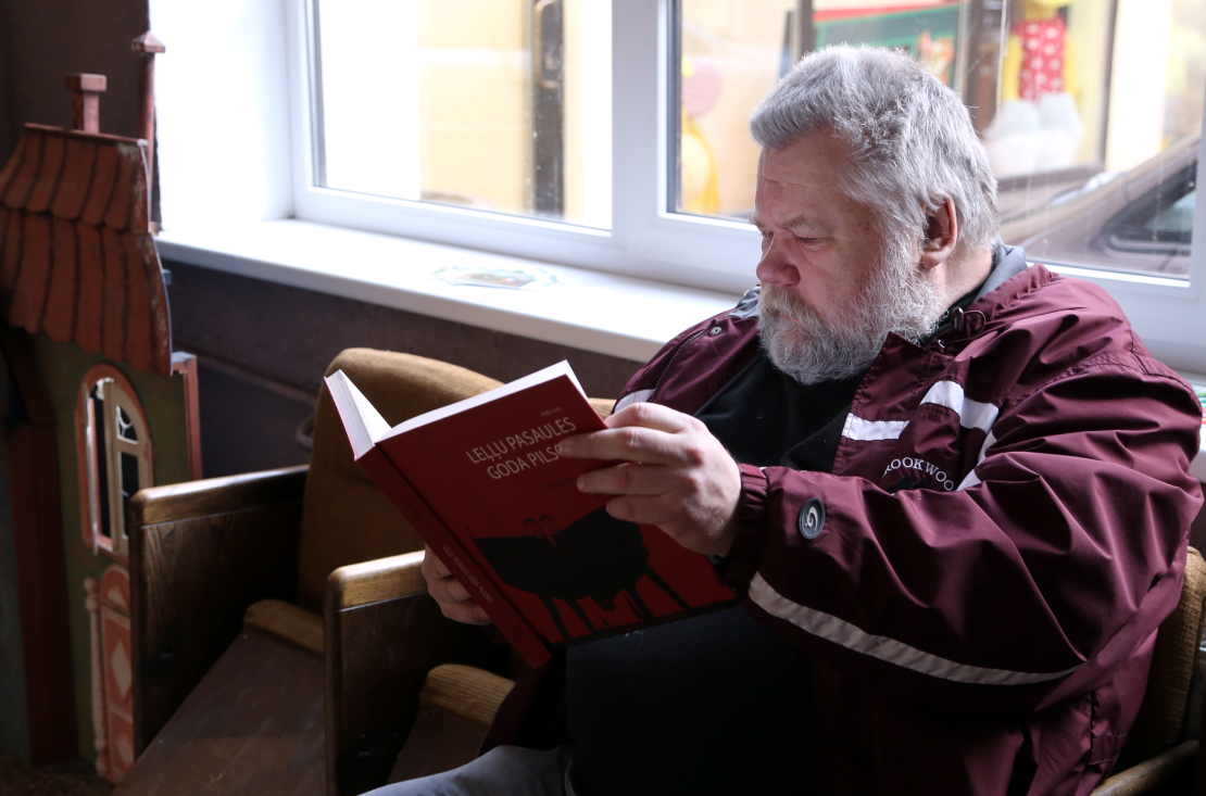 Aktieris Kaspars Pūce.
