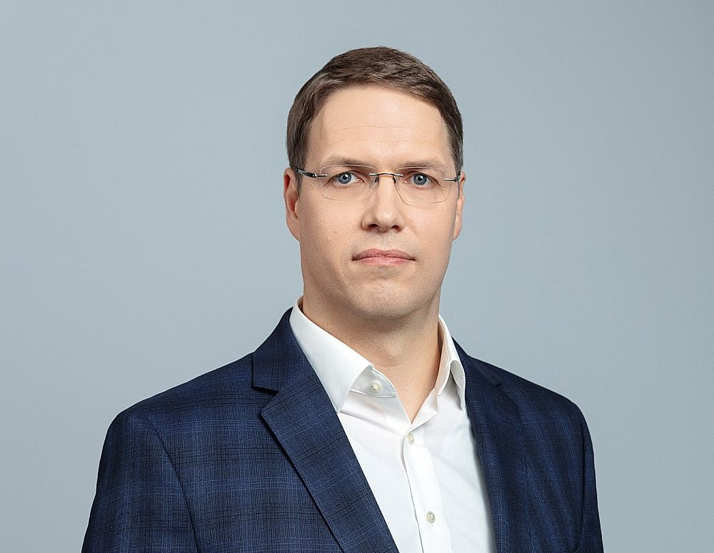 AS "Augstsprieduma tīkls" valdes loceklis Gatis Junghāns: "Augstā no atjaunīgajiem energoresursiem saražotās elektroenerģijas īpatsvara dēļ Baltijas reģions periodiski diennakts gaišajā laikā kļuva par elektroenerģijas eksportētāju nogādājot elektroenerģiju uz Skandināvijas valstīm un Poliju." 