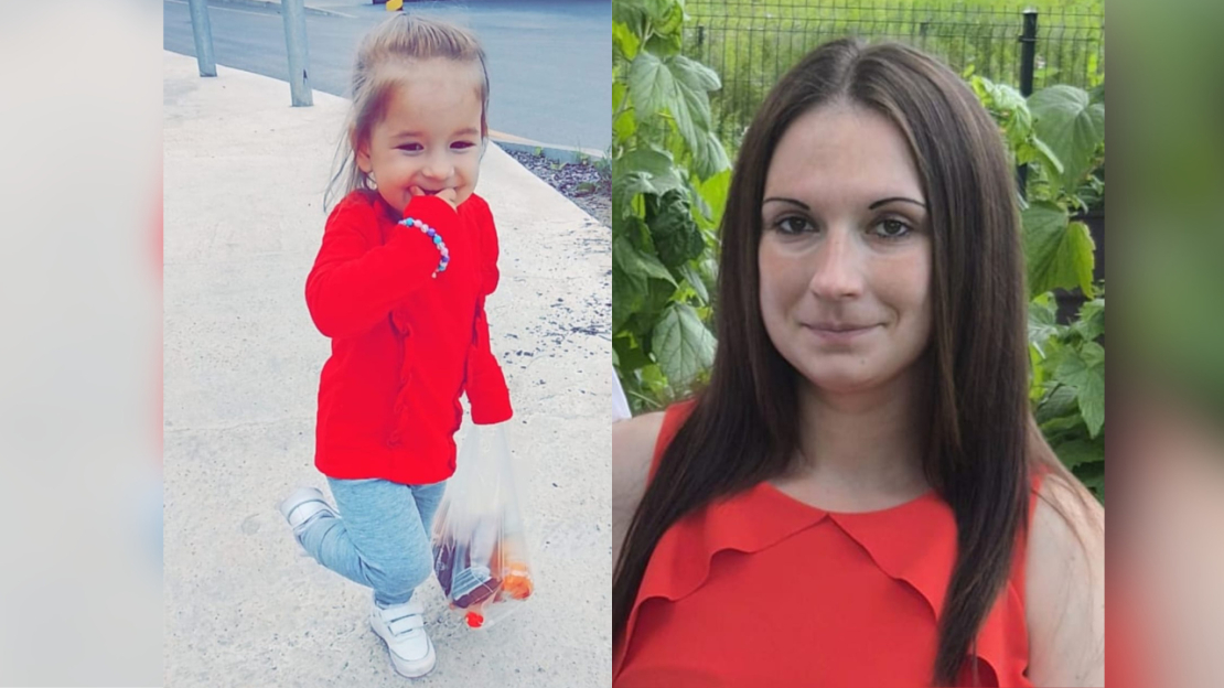 1995. gadā dzimusī Liene Janševska un viņas 2.5 gadus vecā meita Elīza.