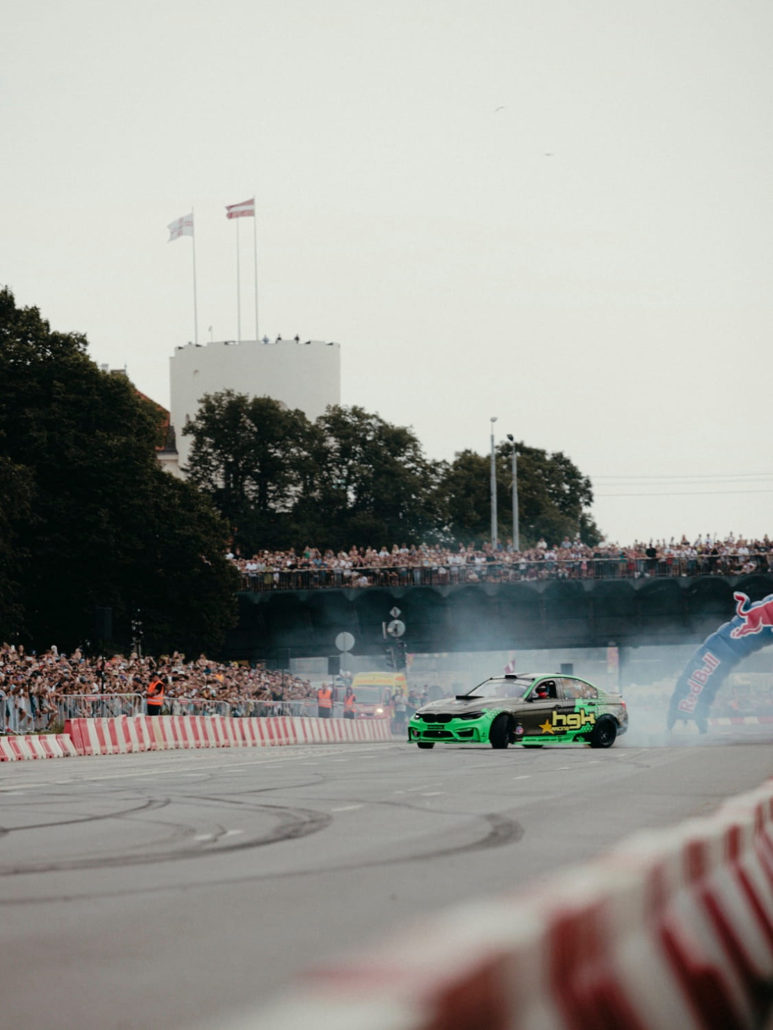 Šovs "Red Bull Showrun" Rīgā.