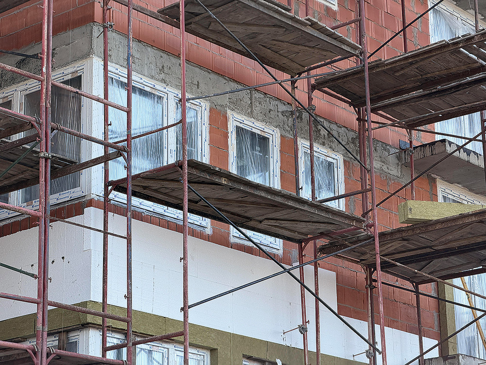 Atvieglota daudzdzīvokļu ēku renovācija.