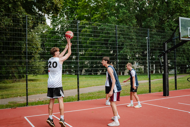 Iļģuciema jaunais sporta laukums.