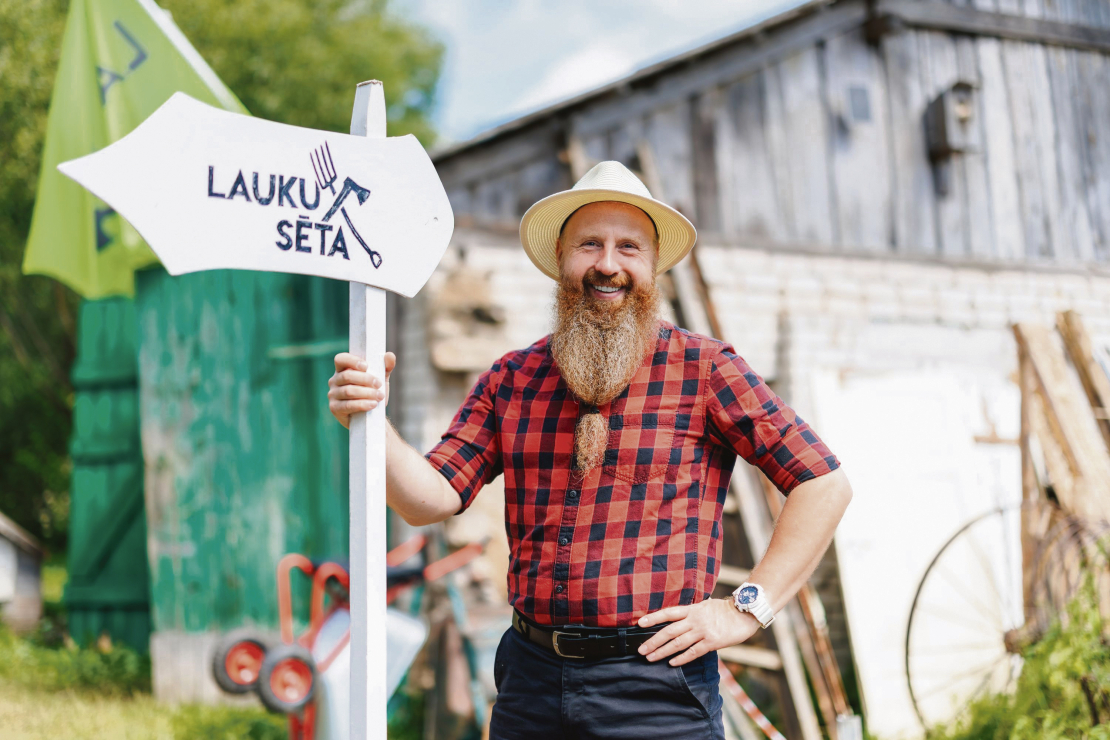 "Lauku sēta".