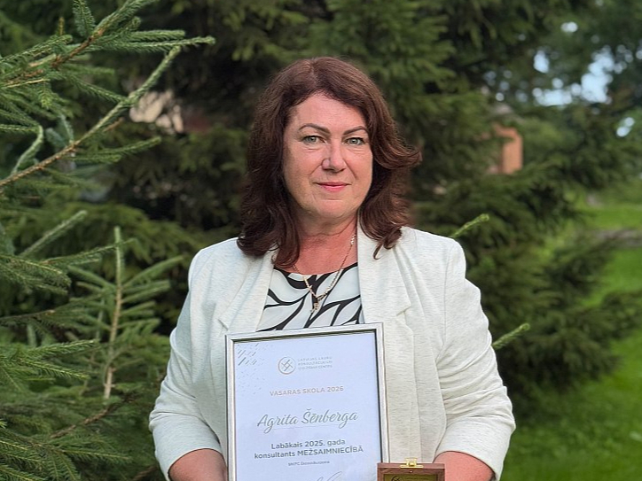 Agrita Šenberga: "Jo mazāk kļūdu pieļauj pašā sākumā, pirmajos desmit, piecpadsmit gados, jo mežs vērtīgāks."