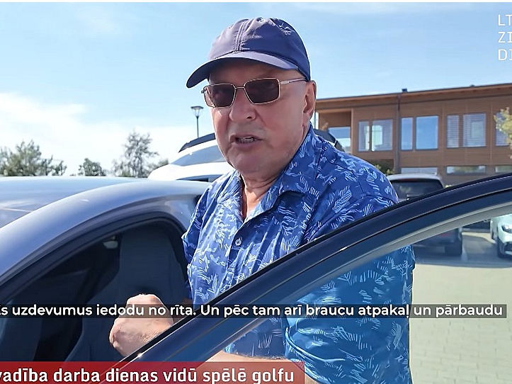 Latvijas Televīzijas raidījuma "De facto" žurnālists Jūrmalas domes priekšsēdētājam Jānim Lediņam vaicāja, vai viņam darbadienā nav jābūt darbavietā un jādod uzdevumi darbiniekiem. Uz to Lediņš atbildēja, ka uzdevumus iedodot no rīta un pēc tam pārbaudot.
