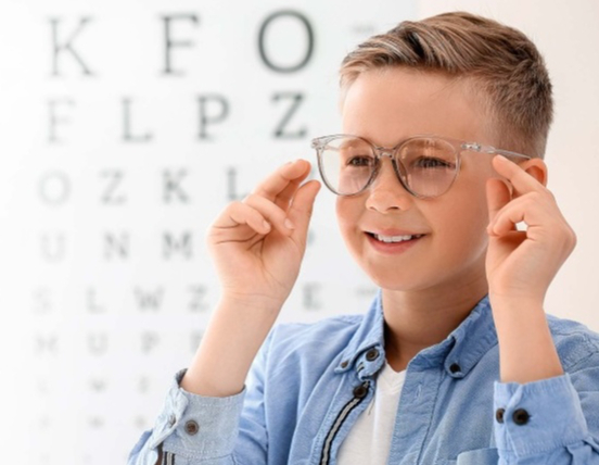 Bērni valsts apmaksātas brilles varēs saņemt arī reģionos.