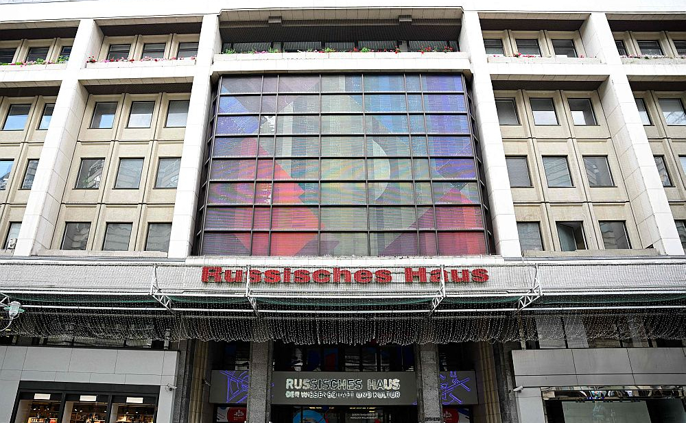 Vācijas valdība paziņojusi, ka, atbildot uz Krievijas hibrīduzbrukumu, tiks slēgts Maskavas nams Berlīnē.