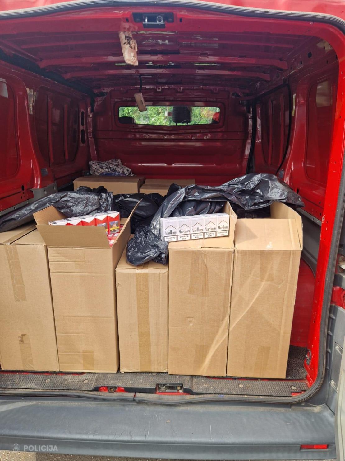 Policijas atrastās un atsavinātās cigaretes.